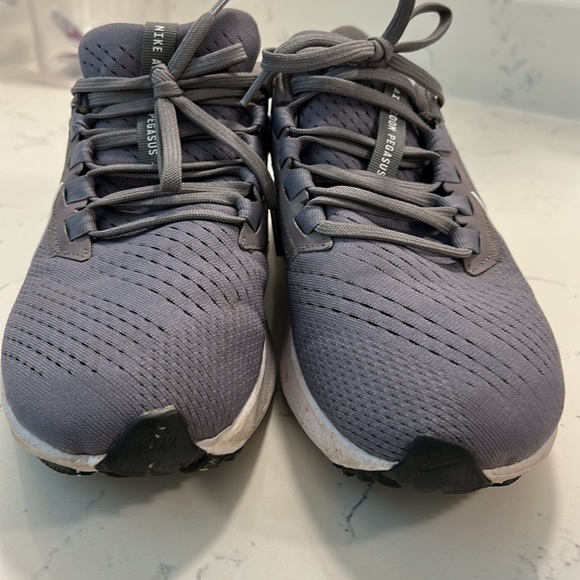 Grey Nike Air Zoom Pegasus - Picture 2 of 9